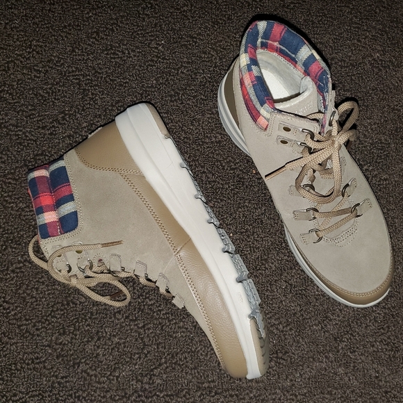 Skechers air cooled goga mat memory foam leather boots. New without tags. - Picture 6 of 6